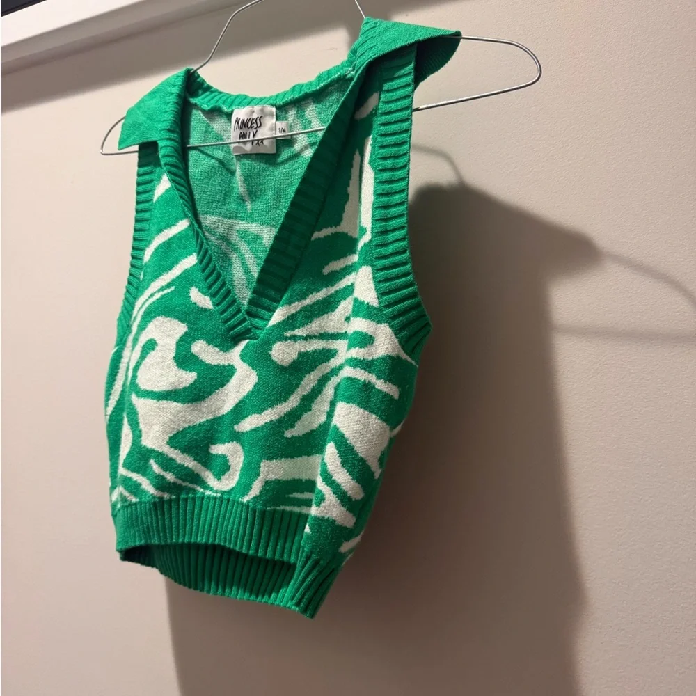 Princess Polly cropped sweater tank - Picture 3 of 10
